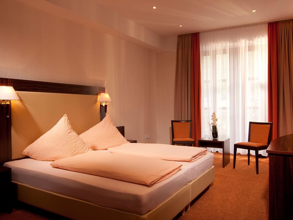 Beim Weinbauer Hotel Кохем Стая снимка